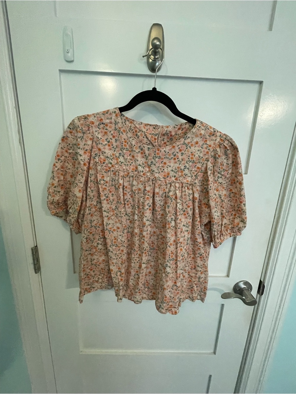 Peach Floral Puff-Sleeve Blouse